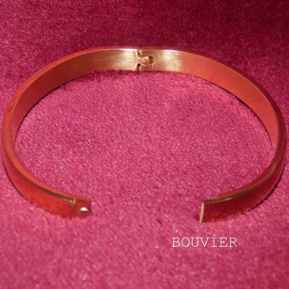 RESERVED - 18K Solid Gold Bangle Bracelet - Picture 2 of 3